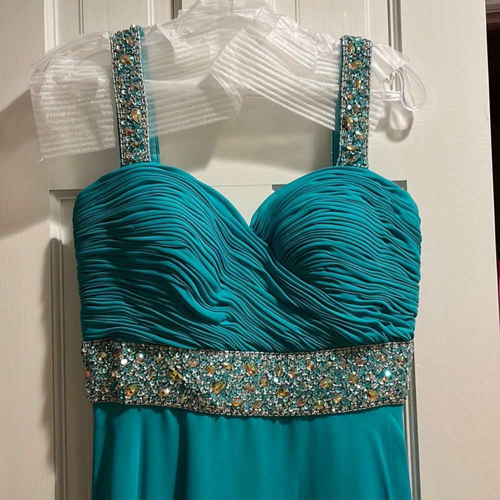 Gorgeous Turquoise Gown